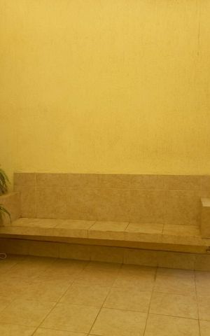 Casa à venda com 180m², 3 quartos e 2 vagas Casa à venda com 180m², 3 quartos e 2 vagasÁrea externa