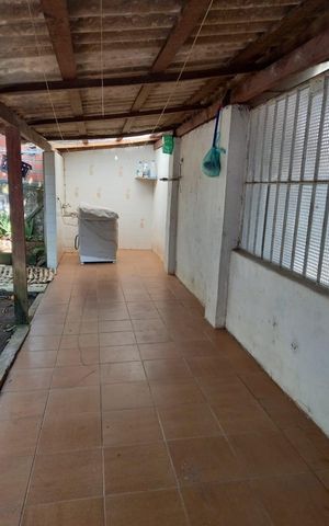 Casa à venda com 180m², 3 quartos e 2 vagas Casa à venda com 180m², 3 quartos e 2 vagasÁrea externa