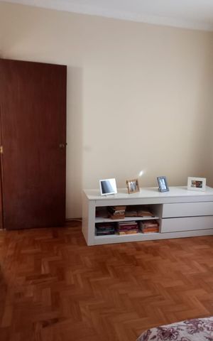 Casa à venda com 180m², 3 quartos e 2 vagas Casa à venda com 180m², 3 quartos e 2 vagasQuarto