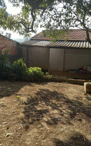 Casa à venda com 180m², 3 quartos e 2 vagas Casa à venda com 180m², 3 quartos e 2 vagasÁrea externa