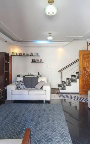 Casa para alugar com 355m², 4 quartos e 2 vagas Casa para alugar com 355m², 4 quartos e 2 vagasSala