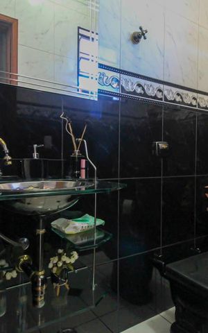 Casa para alugar com 355m², 4 quartos e 2 vagas Casa para alugar com 355m², 4 quartos e 2 vagasLavabo
