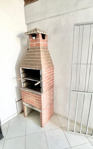 Casa à venda com 230m², 5 quartos e 3 vagas Casa à venda com 230m², 5 quartos e 3 vagasÁrea comum - Churrasqueira