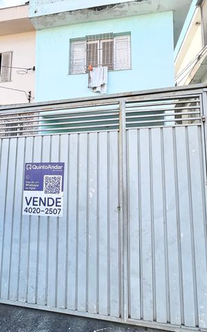 Casa à venda com 230m², 5 quartos e 3 vagas Casa à venda com 230m², 5 quartos e 3 vagasFachada/Placa