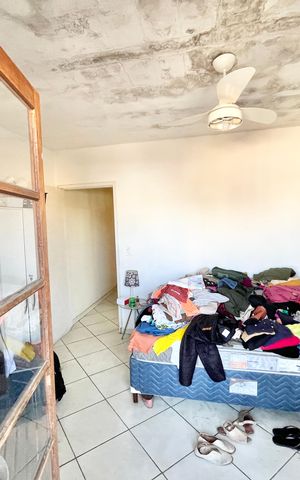 Casa à venda com 230m², 5 quartos e 3 vagas Casa à venda com 230m², 5 quartos e 3 vagasVaranda Quarto 5