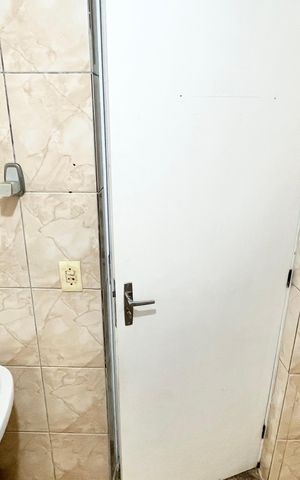 Casa à venda com 230m², 5 quartos e 3 vagas Casa à venda com 230m², 5 quartos e 3 vagasBanheiro 2