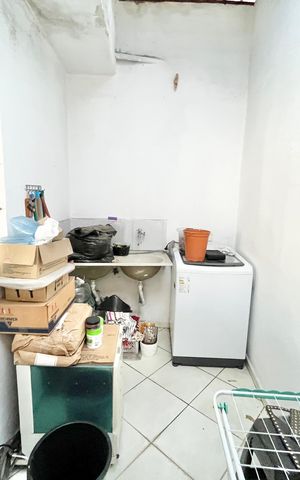 Casa à venda com 230m², 5 quartos e 3 vagas Casa à venda com 230m², 5 quartos e 3 vagasÁrea de Serviço