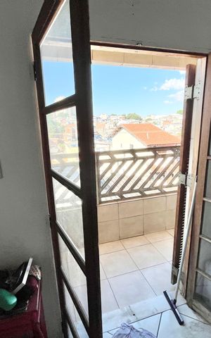 Casa à venda com 230m², 5 quartos e 3 vagas Casa à venda com 230m², 5 quartos e 3 vagasVaranda Quarto 5