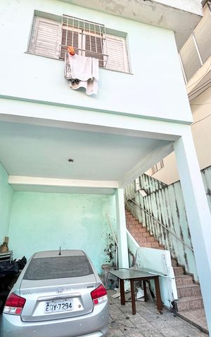 Casa à venda com 230m², 5 quartos e 3 vagas Casa à venda com 230m², 5 quartos e 3 vagasGaragem