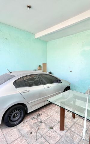 Casa à venda com 230m², 5 quartos e 3 vagas Casa à venda com 230m², 5 quartos e 3 vagasGaragem