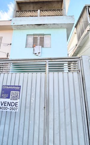 Casa à venda com 230m², 5 quartos e 3 vagas Casa à venda com 230m², 5 quartos e 3 vagasFachada/Placa