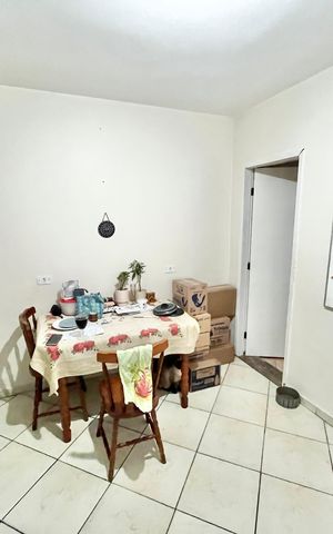 Casa à venda com 230m², 5 quartos e 3 vagas Casa à venda com 230m², 5 quartos e 3 vagasSala