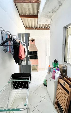 Casa à venda com 230m², 5 quartos e 3 vagas Casa à venda com 230m², 5 quartos e 3 vagasÁrea de Serviço
