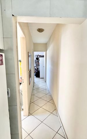 Casa à venda com 230m², 5 quartos e 3 vagas Casa à venda com 230m², 5 quartos e 3 vagasCorredor
