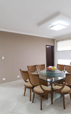 Casa à venda com 320m², 4 quartos e 6 vagas