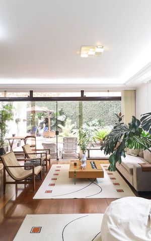Casa à venda com 320m², 4 quartos e 6 vagas