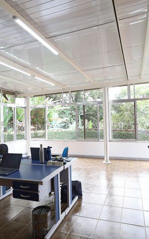Casa à venda com 320m², 4 quartos e 6 vagas