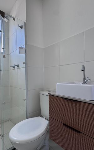 Apartamento à venda com 43m², 2 quartos e 1 vaga Apartamento à venda com 43m², 2 quartos e 1 vagaBanheiro Social