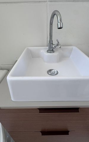 Apartamento à venda com 43m², 2 quartos e 1 vaga Apartamento à venda com 43m², 2 quartos e 1 vagaBanheiro Social