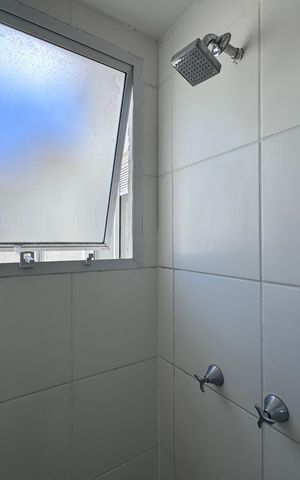 Apartamento à venda com 43m², 2 quartos e 1 vaga Apartamento à venda com 43m², 2 quartos e 1 vagaBanheiro Social