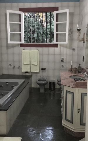 Casa para alugar com 687m², 5 quartos e 6 vagas Casa para alugar com 687m², 5 quartos e 6 vagasBanheiro