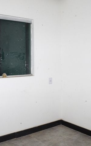 Casa à venda com 180m², 2 quartos e 2 vagasSala