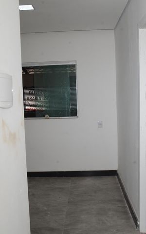Casa à venda com 180m², 2 quartos e 2 vagasCorredor