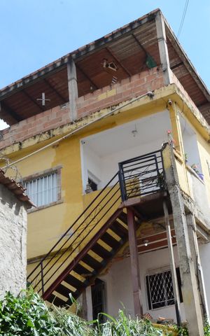 Casa para alugar com 180m², 2 quartos e 1 vagaFachada