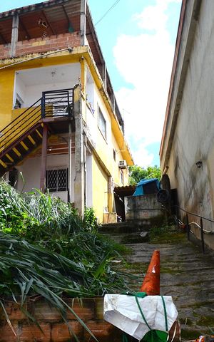 Casa para alugar com 180m², 2 quartos e 1 vagaFachada
