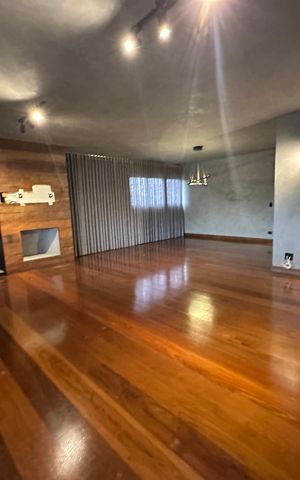 Apartamento para alugar com 300m², 4 quartos e 3 vagas Apartamento para alugar com 300m², 4 quartos e 3 vagasSala