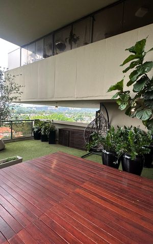 Apartamento para alugar com 300m², 4 quartos e 3 vagas Apartamento para alugar com 300m², 4 quartos e 3 vagasVaranda