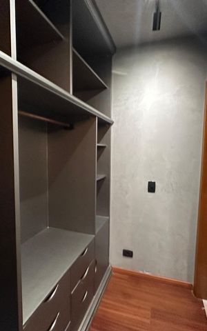 Apartamento para alugar com 300m², 4 quartos e 3 vagas Apartamento para alugar com 300m², 4 quartos e 3 vagasCloset da suíte 1