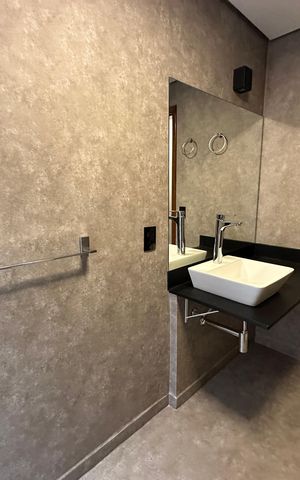 Apartamento para alugar com 300m², 4 quartos e 3 vagas Apartamento para alugar com 300m², 4 quartos e 3 vagasBanheiro da Suíte 1