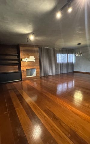 Apartamento para alugar com 300m², 4 quartos e 3 vagas Apartamento para alugar com 300m², 4 quartos e 3 vagasSala