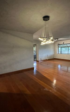 Apartamento para alugar com 300m², 4 quartos e 3 vagas Apartamento para alugar com 300m², 4 quartos e 3 vagasSala