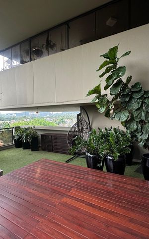Apartamento para alugar com 300m², 4 quartos e 3 vagas Apartamento para alugar com 300m², 4 quartos e 3 vagasVaranda