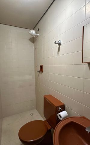 Apartamento para alugar com 300m², 4 quartos e 3 vagas Apartamento para alugar com 300m², 4 quartos e 3 vagasBanheiro de serviço