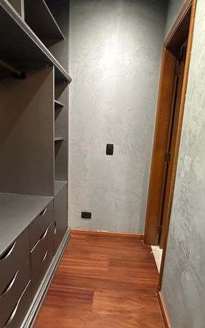 Apartamento para alugar com 300m², 4 quartos e 3 vagas Apartamento para alugar com 300m², 4 quartos e 3 vagasCloset da suíte 1