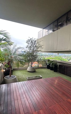 Apartamento para alugar com 300m², 4 quartos e 3 vagas Apartamento para alugar com 300m², 4 quartos e 3 vagasVaranda
