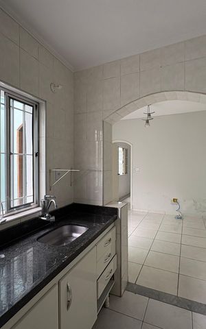 Casa à venda com 273m², 3 quartos e 5 vagas Casa à venda com 273m², 3 quartos e 5 vagasCozinha da Edícula