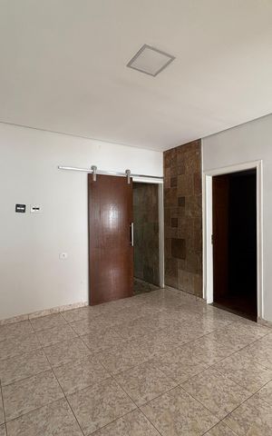 Casa à venda com 273m², 3 quartos e 5 vagas Casa à venda com 273m², 3 quartos e 5 vagasSala
