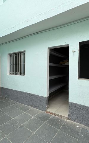 Casa à venda com 273m², 3 quartos e 5 vagas Casa à venda com 273m², 3 quartos e 5 vagasEntrada lateral