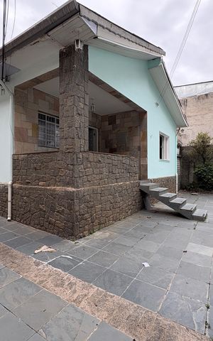 Casa à venda com 273m², 3 quartos e 5 vagas Casa à venda com 273m², 3 quartos e 5 vagasGaragem