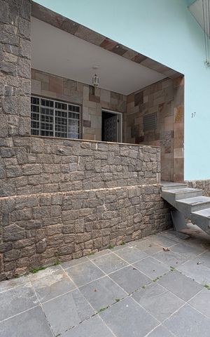 Casa à venda com 273m², 3 quartos e 5 vagas Casa à venda com 273m², 3 quartos e 5 vagasGaragem