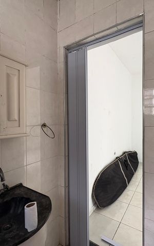 Casa à venda com 273m², 3 quartos e 5 vagas Casa à venda com 273m², 3 quartos e 5 vagasBanheiro da Edícula