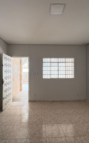 Casa à venda com 273m², 3 quartos e 5 vagas Casa à venda com 273m², 3 quartos e 5 vagasSala