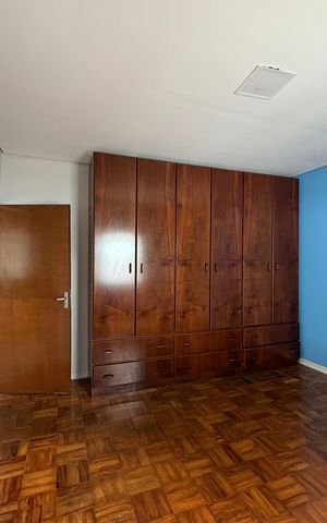 Casa à venda com 273m², 3 quartos e 5 vagas Casa à venda com 273m², 3 quartos e 5 vagasQuarto 1
