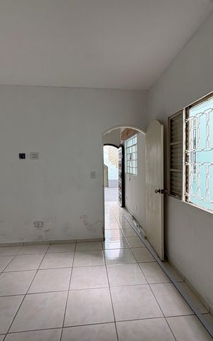 Casa à venda com 273m², 3 quartos e 5 vagas Casa à venda com 273m², 3 quartos e 5 vagasQuarto da Edícula