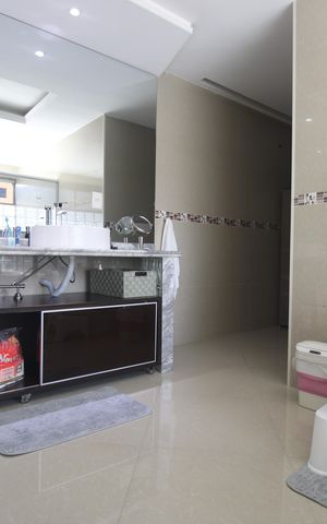 Casa à venda com 380m², 3 quartos e 3 vagasBanheiro da suíte 2