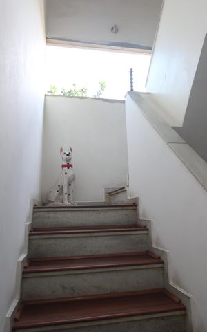 Casa à venda com 380m², 3 quartos e 3 vagasEscada